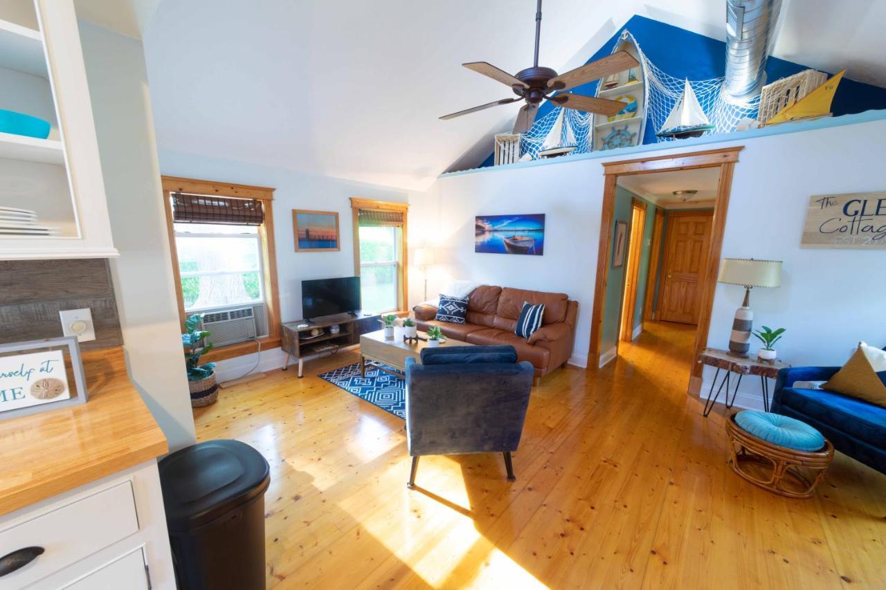 The Charming Glenn Cottage! Walk To Lake Michigan! Fennville 외부 사진