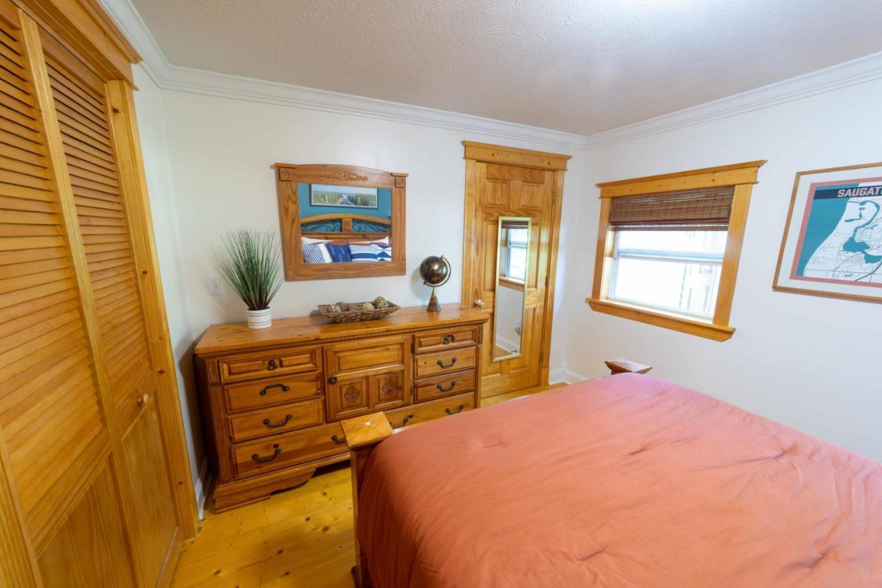 The Charming Glenn Cottage! Walk To Lake Michigan! Fennville 외부 사진