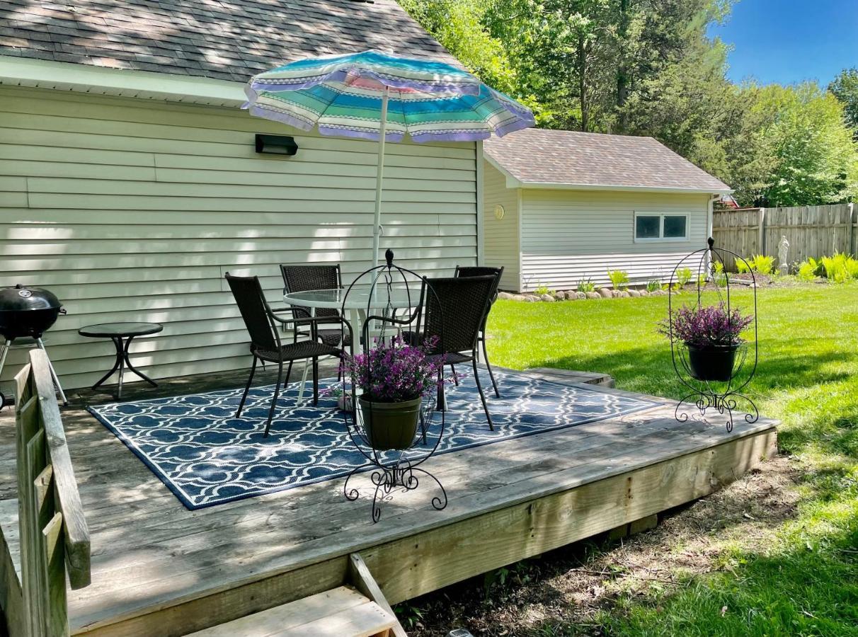The Charming Glenn Cottage! Walk To Lake Michigan! Fennville 외부 사진